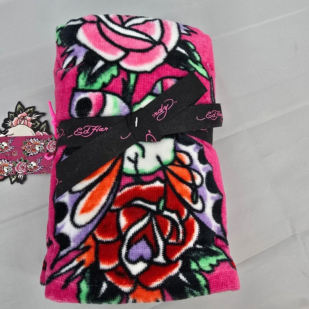 Ed Hardy 2 Pack Cotton Hand Towel Set Pink Tattoo Rose Tiger Print New